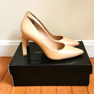 NIB Saks Fifth Avenue Mestico cream pumps